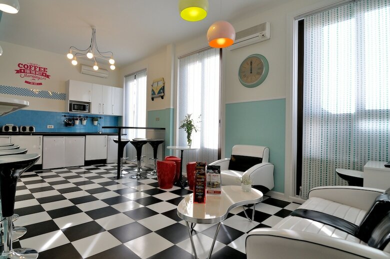Albergue Far Home Plaza Mayor