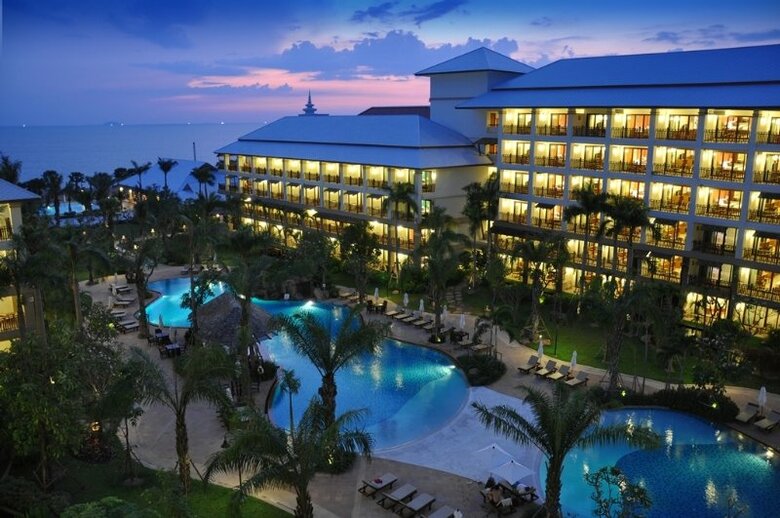 Hotel Ravindra Beach Resort And Spa