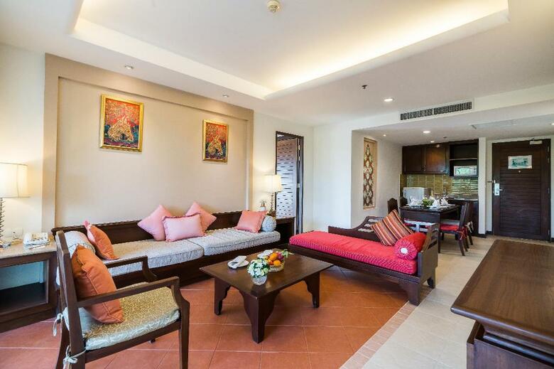 Hotel Ravindra Beach Resort And Spa