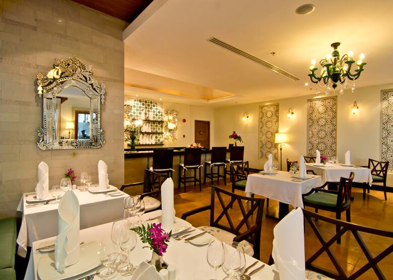 Hotel Ravindra Beach Resort And Spa