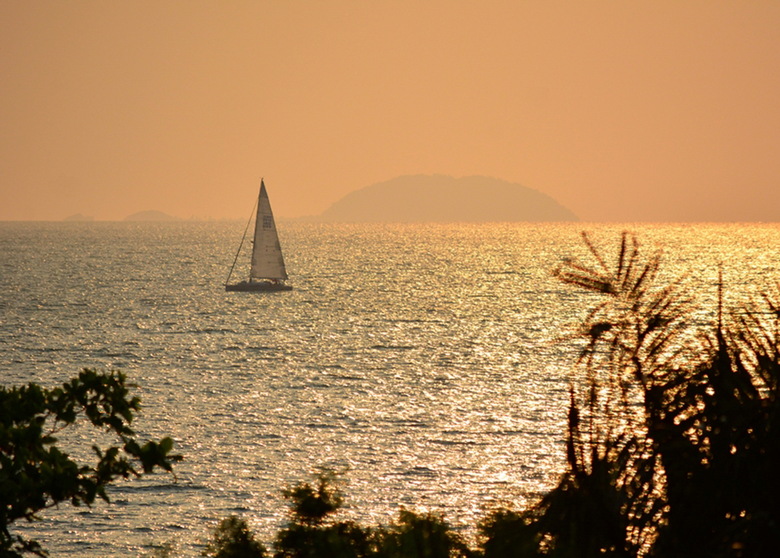 Hotel Ravindra Beach Resort And Spa