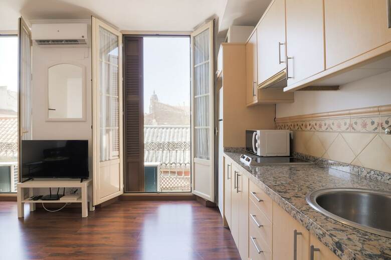 Apartamento Brand New One Bedroom Cathedral Views