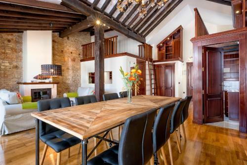 Two-bedroom Apartment With Terrace Pastor
