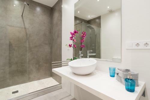 Urbe10 Duquesa De Parcent 4 Bedrooms Apartment