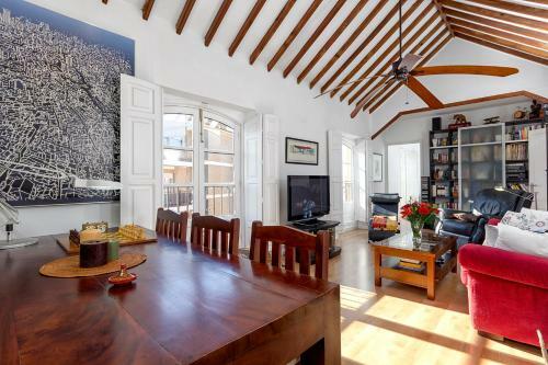 Three-bedroom Apartment With Terrace Lion