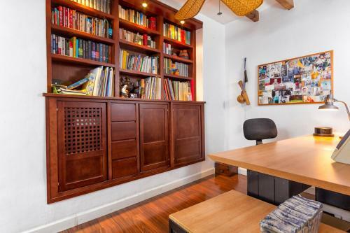 Three-bedroom Apartment With Terrace Lion