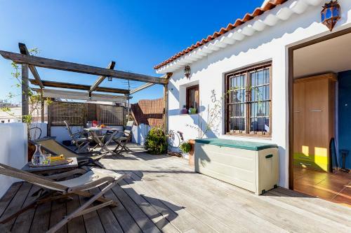 Three-bedroom Apartment With Terrace Lion