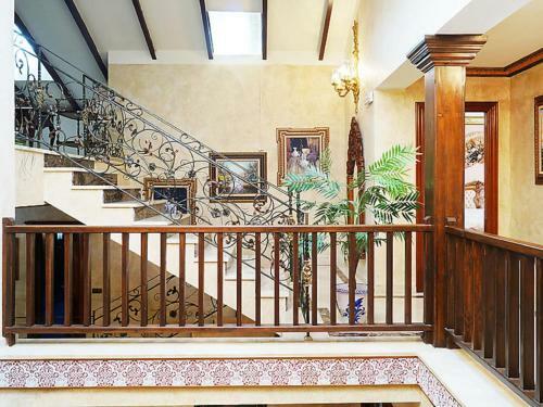 Villa With Pool Near The Beach