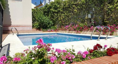 Villa With Pool Near The Beach