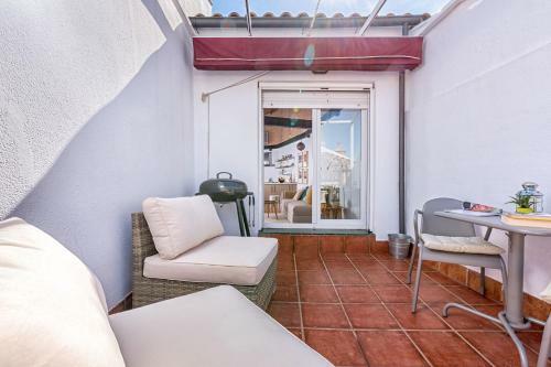 One-bedroom Apartment With Terrace Tina