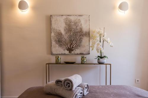 Urbe10 Plaza De La Merced 1 Bedroom Apartment