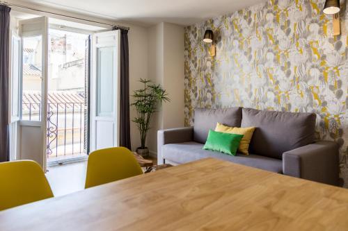Urbe10 Plaza De La Merced 1 Bedroom Apartment