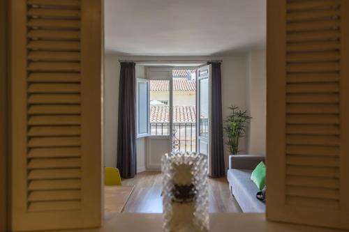 Urbe10 Plaza De La Merced 1 Bedroom Apartment