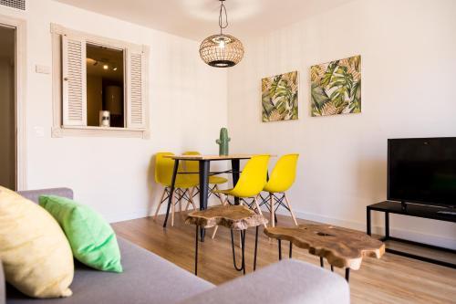 Urbe10 Plaza De La Merced 1 Bedroom Apartment