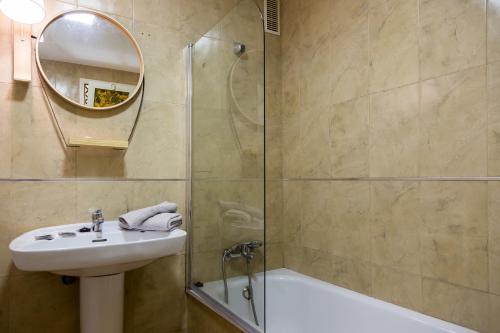 Urbe10 Plaza De La Merced 1 Bedroom Apartment