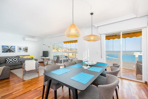 Three-bedroom Apartment With View Charlie