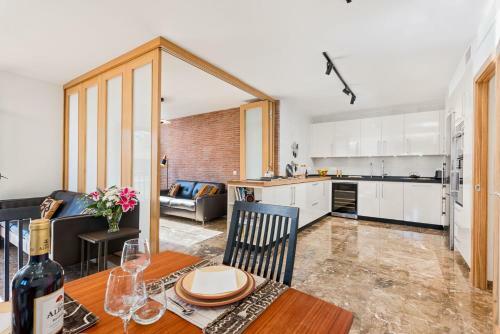 Two-bedroom Apartment Mary