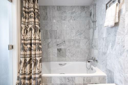 Two-bedroom Apartment Mary