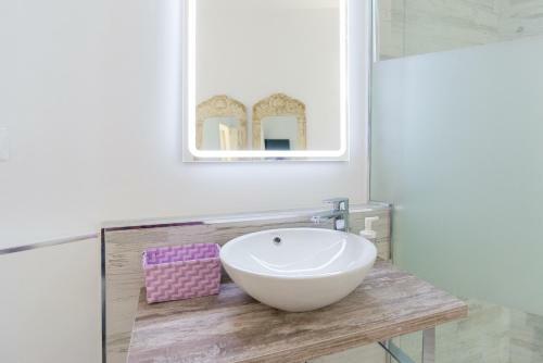 Urbe10 Tomas Heredia 3 Bedroom Apartment