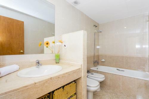 Homeholidaysrentals Coral