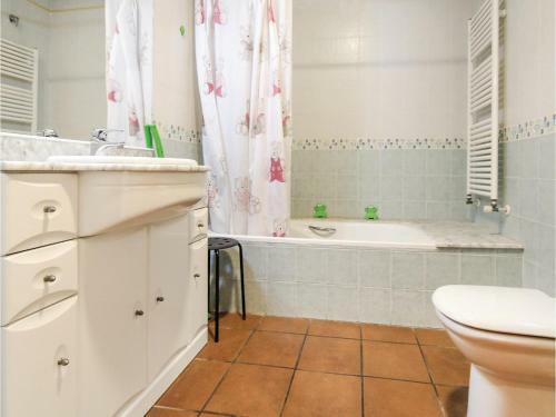 Five-bedroom Holiday Home In Malgrat De Mar