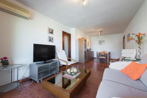Ref. 190. Apart. Avenida