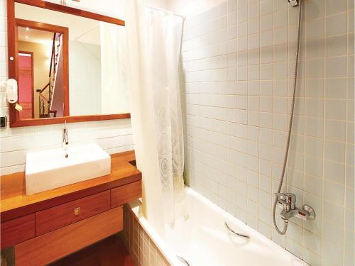 Three-bedroom Holiday Home In Malgrat De Mar