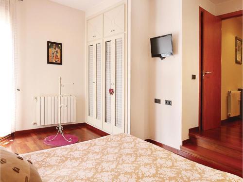 Three-bedroom Holiday Home In Malgrat De Mar