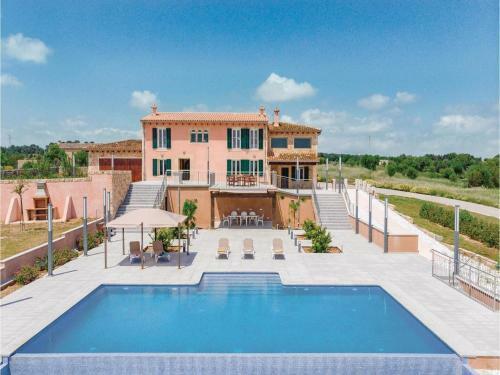 Five-bedroom Holiday Home In Manacor