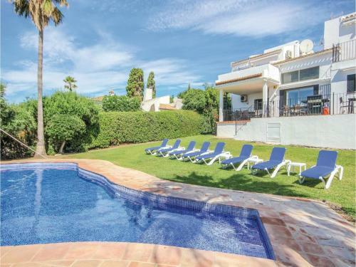 Six-bedroom Holiday Home In Manilva