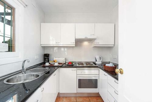 Marbella Del Este Villa Sleeps 4 Air Con Wifi