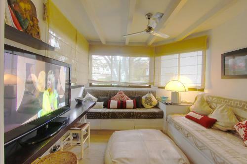 1096 Beachfront 50 Meter 2 Design Apartments 3 Pools