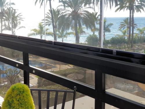 Aparthotel Marbella Skol 101. Beach Front Studio