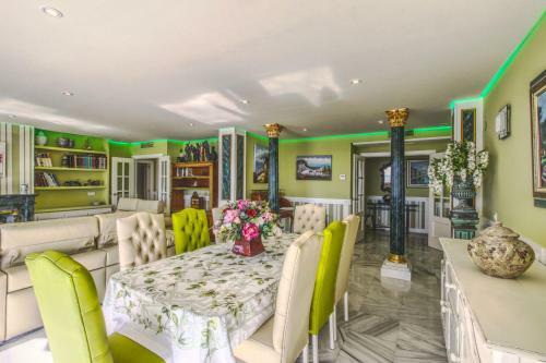 Apartamento 1149 Unique Beachfront Penthouse Marbella Center 400m2
