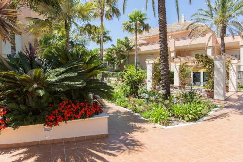 Jardines De Lunamar Beach Apartment