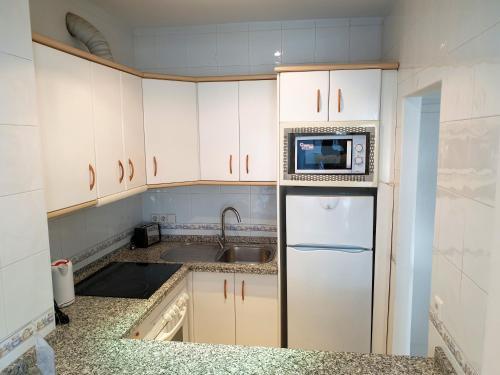Excellent One Bedroom Apartment With Sea Views