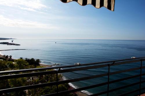 Apartment In Marbella-first Line Beach