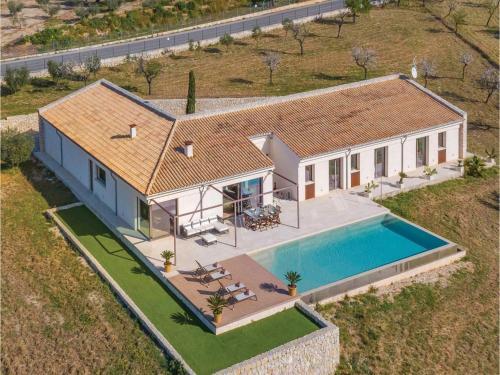 Four-bedroom Holiday Home In Moscari