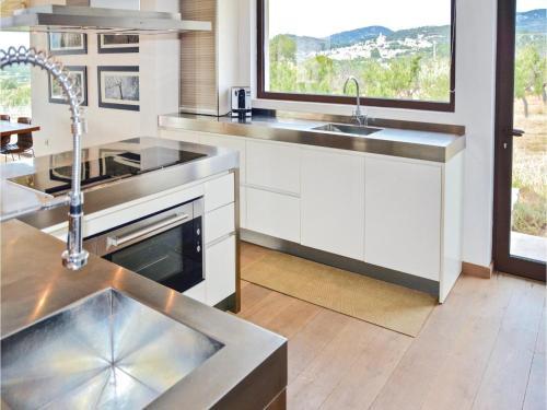 Four-bedroom Holiday Home In Moscari
