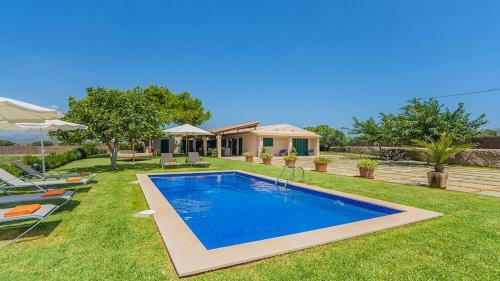 Villa Ambient / Sa Finqueta
