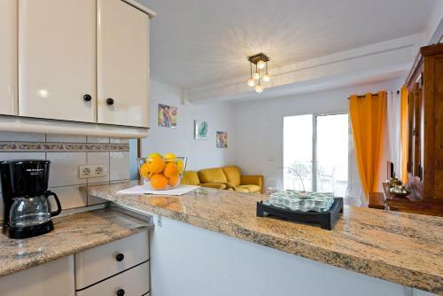 Stylish Apartment Over Balcon De Europa