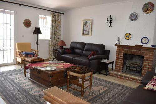C/ Abetos 12 Urb. Algarrobo