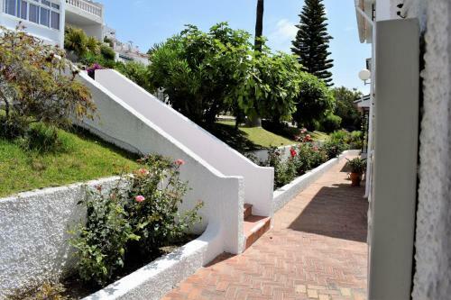 C/ Abetos 12 Urb. Algarrobo
