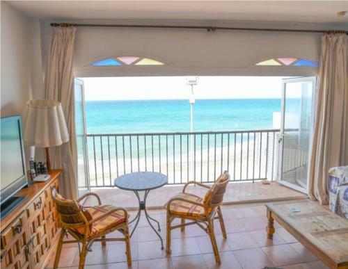Apartment Over Torrecilla Beach Promenade
