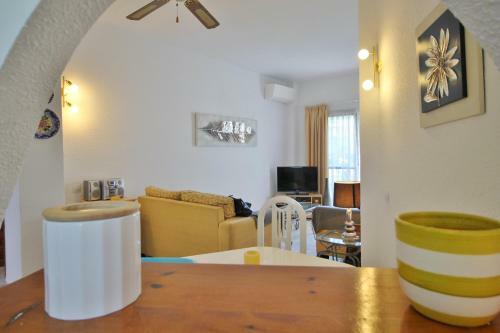 Apartment Candace Spainsunrentals 1019