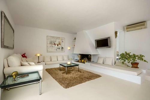 Playa De Talamanca Villa Sleeps 4 Pool Air Con Wifi