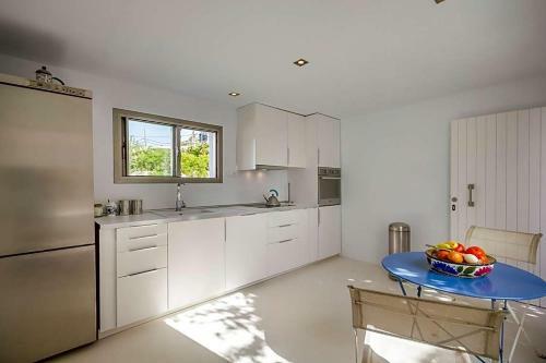 Playa De Talamanca Villa Sleeps 4 Pool Air Con Wifi