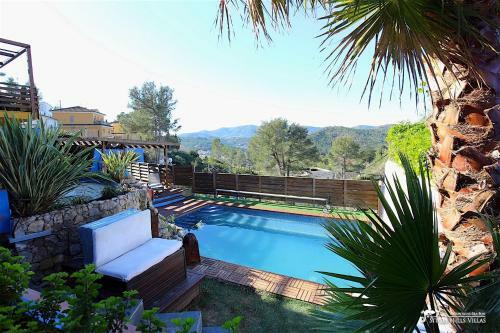 Villa Charma With Heated Pool, A/c In Peaceful Location