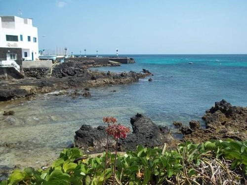 Orzola Apartment Sleeps 4 Wifi