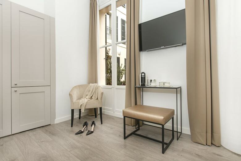 Hotel Icon Roset� By Petit Palace
